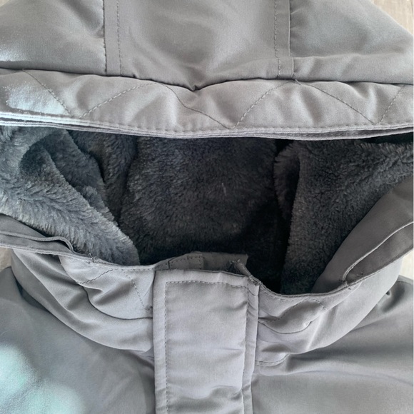 Gap kids heavy weight winter jacket. - Picture 8 of 12